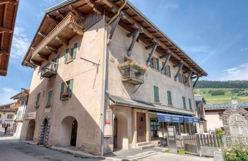 Megeve Apartment | Appartement 3 Ch. Rénové, Centre de Megève, Balcon, Cheminée, Parking, 3 min Télécabine Chamois - FR-1-453-178