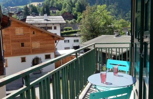 La Clusaz Apartment | Appartement 3 chambres au centre de La Clusaz, à 100m des pistes, proche cours de ski. WIFI inclus - FR-1-437-4