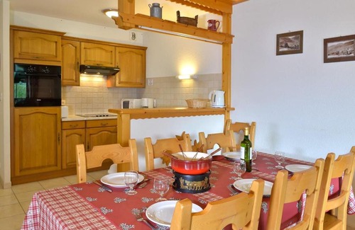 Chatel Apartment | Appartement 3 pièces pour 7 pers, proche centre, balcon, parking, wifi, classé 3* - FR-1-676-137