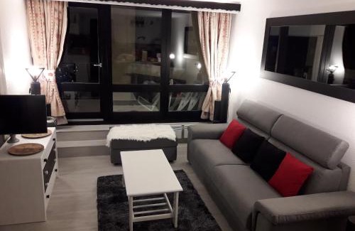 Isola Apartment | Appartement 4/6 pers plein sud. Front de neige