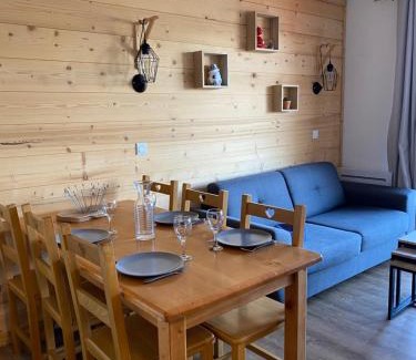 Valmeinier Apartment | Appartement 4-6 personnes à Valmeinier 1800 résa du samedi au samedi avec piscine intérieure chauffée