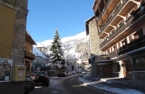 Valloire Apartment | Appartement 4 pièces, 8 personnes, 4*, exposé sud, centre de Valloire, proche télécabine et commerces - FR-1-263-214