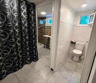 Gard Rhodanien Apartment | Appartement 40 m2 avec parking et petite terrasse
