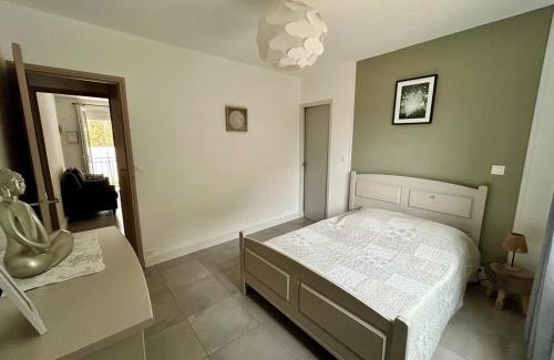 Gard Rhodanien Apartment | Appartement 40 m2 avec parking et petite terrasse