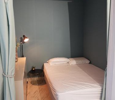 Mandelieu-La-Napoule Apartment | Appartement au calme (2 à 4 Pers.) avec Piscines + Parking