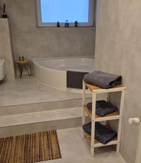 Apelern Apartment | Appartement Apelern (A2) - 2 Zimmer, Badewanne, Terrasse, Netflix