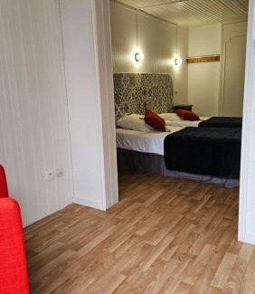 Saint-Regnobert-de-la-Cote-de-Nacre Apartment | Appartement avec Terrasse-Plein pied ou Chambre -Plein pied