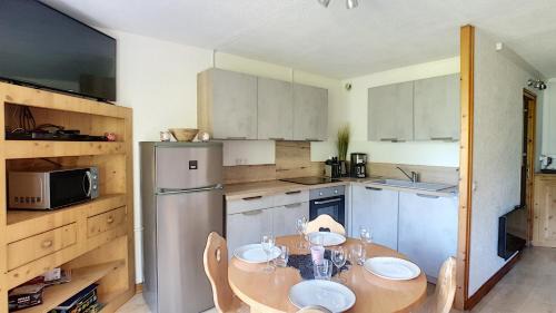 Saint-Jean-dʼAulps Apartment | APPARTEMENT AVCE ACCES PISCINE-WIFI-SAINT JEAN D'AULPS STATION-4 PERSONNES-DAILLE S18