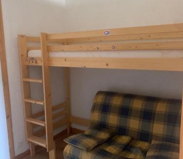 Saint-Jean-dʼAulps Apartment | Appartement avec accès piscine- Station- 4 personnes