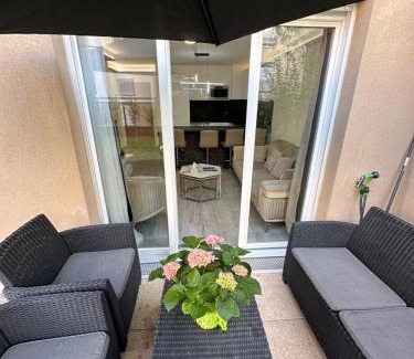 Villeneuve-le-Roi Apartment | Appartement avec jardin cosy près de Paris