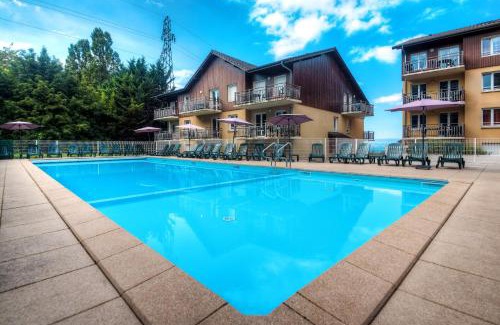 Evian-les-Bains Apartment | Appartement avec piscine Bleu du Lac