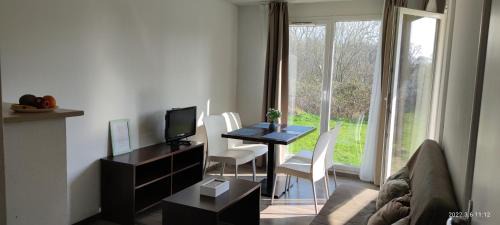 Equemauville Apartment | Appartement avec piscine près de Honfleur