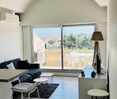 Plaine de la Brague Apartment | Appartement avec piscine et terrain de tennis