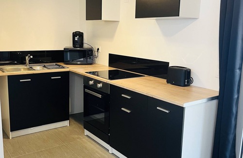 Mios Apartment | Appartement Avec Spa Privatif sur Terrasse Couverte à Labri des Regards