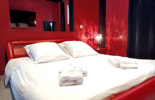 Montpellier Apartment | Appartement balnéo et sauna privés The Red Room