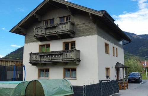 Bruck an der Grossglocknerstrasse Apartment | APPARTEMENT Brix