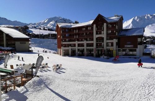 Plagne Soleil Apartment | Appartement cosy au cœur de Plagne Soleil, accès direct pistes, 5 pers, balcon, casier à ski - FR-1-351-132