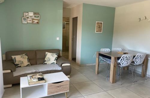 Palavas-les-Flots Apartment | Appartement calme, climatisé 3min à pied de la mer