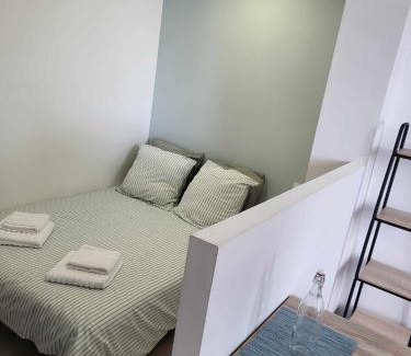 Valenciennes Apartment | Appartement canada 1