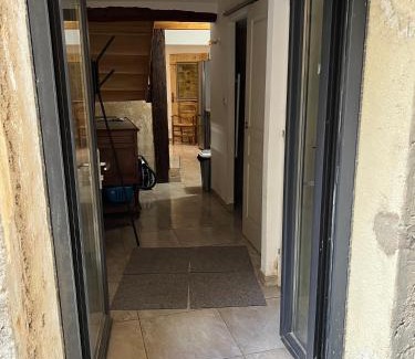 Caromb Apartment | APPARTEMENT CAROMB proche Mont VENTOUX avec clim