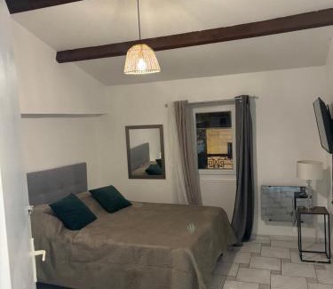 Tarascon Apartment | Appartement centrée