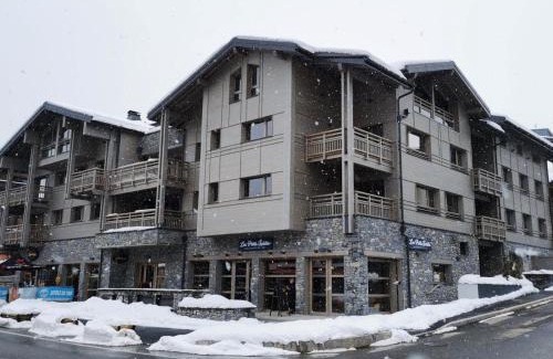 Les Gets Apartment | Appartement centre village, moderne, 3*, accès pistes, parking, WiFi - FR-1-598-95