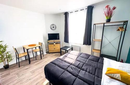 Meaux Apartment | Appartement Cerf1-Centre ville Meaux-Gare-Disney