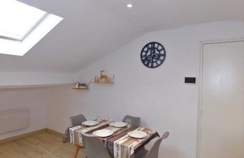 Lamalou-les-Bains Apartment | Appartement climatisé 4 couchages à 600m du centre Thermal