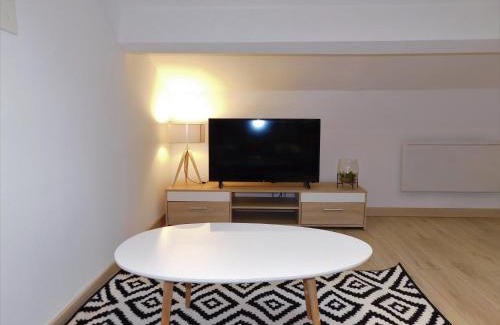 Lamalou-les-Bains Apartment | Appartement climatisé 4 couchages à 600m du centre Thermal