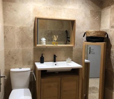 La Destrousse Apartment | Appartement climatisé proche Marseille,Aix