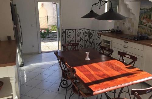 Plan-de-Cuques Apartment | Appartement confortable à Plan-de-Cuques avec piscine privée