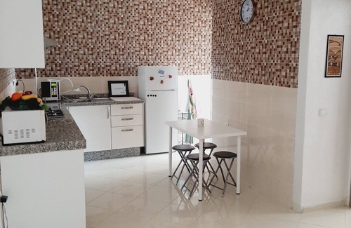 El Mansouria Apartment | Appartement Confort - WIFI/AC/Pool/Beach/El Mansouria