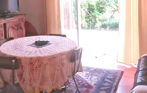 Giens Apartment | Appartement confortable à Hyères avec terrasse