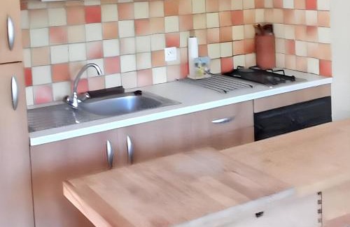Giens Apartment | Appartement confortable à Hyères avec terrasse
