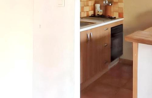 Giens Apartment | Appartement confortable à Hyères avec terrasse