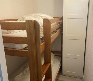 Manigod Apartment | Appartement cosy à Manigod avec piscine partagée – 50 m²