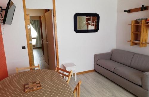 Plagne Villages Apartment | Appartement cosy à Plagne Village avec accès direct aux pistes, terrasse exposée sud, animaux acceptés - FR-1-351-22