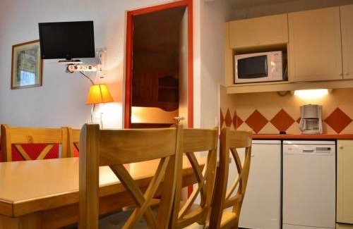 Bellentre Apartment | Appartement cosy 2 pièces + cabine, ski-in/ski-out, balcon sud, rénové, 6 pers, Montchavin Les Coches - FR-1-329-15