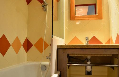 Bellentre Apartment | Appartement cosy 2 pièces + cabine, ski-in/ski-out, balcon sud, rénové, 6 pers, Montchavin Les Coches - FR-1-329-15