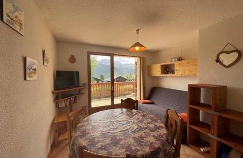 Crest-Voland Apartment | Appartement cosy 4 pers, terrasse, 2 pièces + coin montagne, près des pistes, Crest-Voland - FR-1-733-92