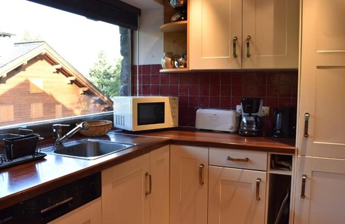 Meribel Centre Apartment | Appartement cosy avec cheminée, terrasse et parking, proche pistes et commerces - Méribel - FR-1-180-552