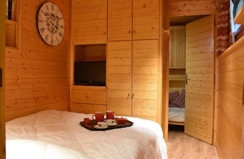 Meribel Centre Apartment | Appartement cosy avec cheminée, terrasse et parking, proche pistes et commerces - Méribel - FR-1-180-552