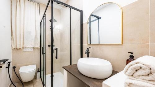 Faubourg North Apartment | Appartement cosy avec terrasse, accès gare Dijon à pied