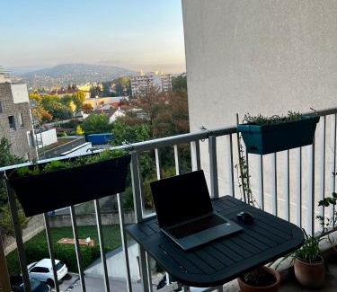Margnolles - Rhone Apartment | Appartement cosy avec parking, au pied du métro