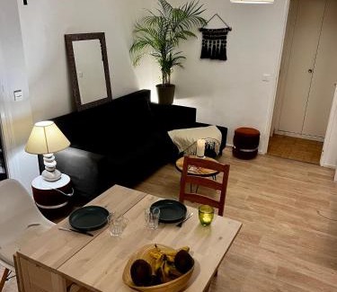 Margnolles - Rhone Apartment | Appartement cosy avec parking, au pied du métro