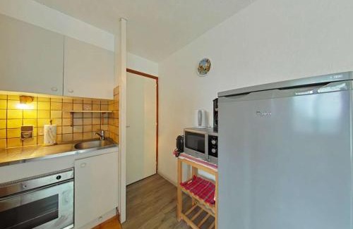 Le Grand-Bornand Apartment | Appartement cosy 2 pièces cabine, proche centre et pistes, 4 couchages, Le Grand-Bornand - FR-1-241-78