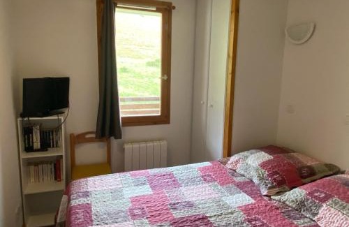 La Tour-dʼAuvergne Apartment | Appartement cosy pour 4 pers. avec balcon - FR-1-814-155