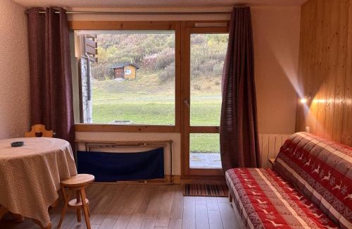 Meribel-Mottaret Apartment | Appartement cosy près des pistes avec kitchenette équipée - FR-1-355-246