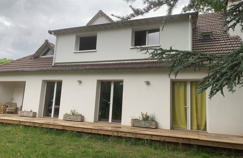 Lagny-sur-Marne Apartment | Appartement Dans Maison Familiale en Bord de Marne. 15 de Disney et 20 de Paris