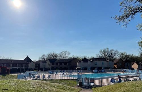 Monflanquin Apartment | Appartement dans joli village de vacances 47150